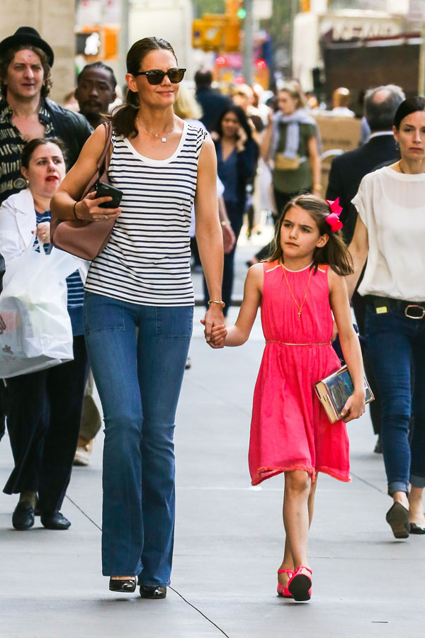 Unhappy? Suri Cruise Spotted With Mom Katie Holmes On 10th ...