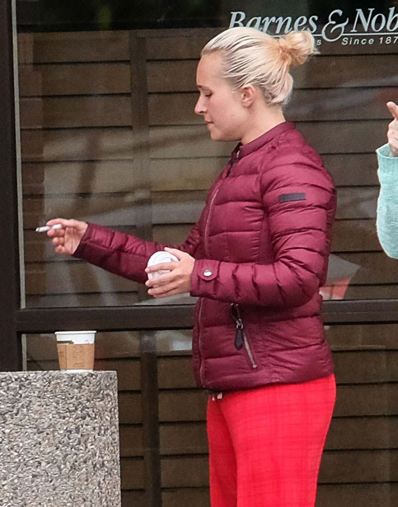 Hayden Panettiere Spotted Smoking & Grabbing Coffee In Utah As Her