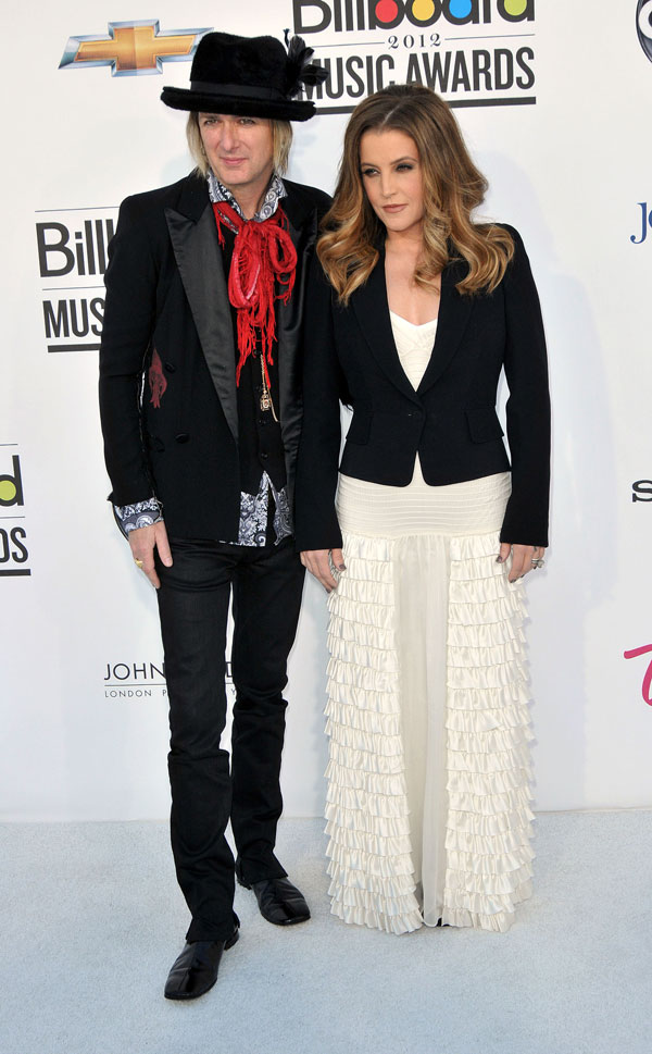 Divorce Off Lisa Marie Presley Files Shocking Docs Just Days After Announcing Split From 1288