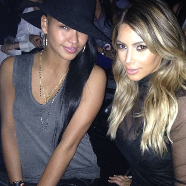 Casandra & Kim Kardashian