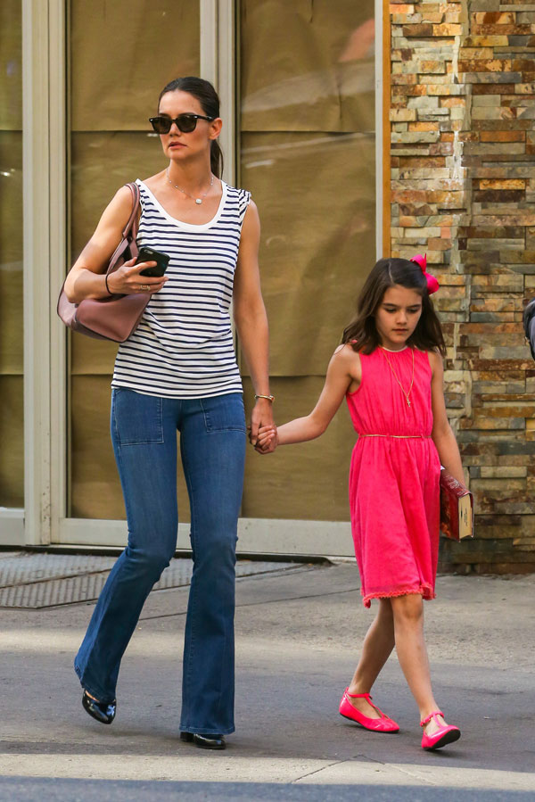 Unhappy? Suri Cruise Spotted With Mom Katie Holmes On 10th Birthday ...