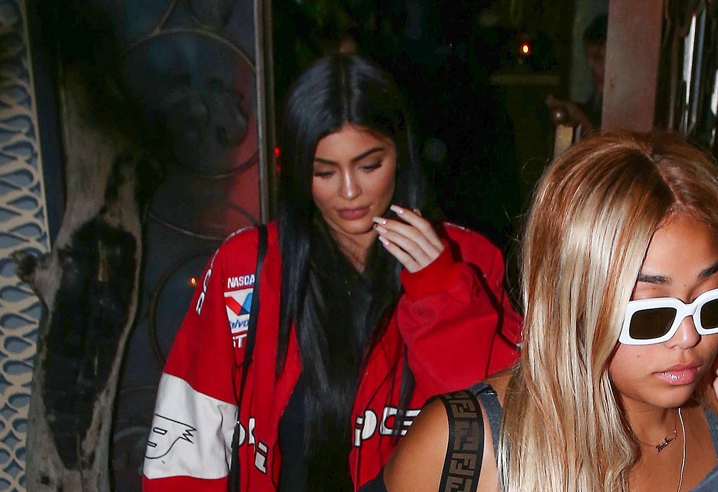 [PHOTOS] Kylie Jenner Suffers Spray Tan Mishap