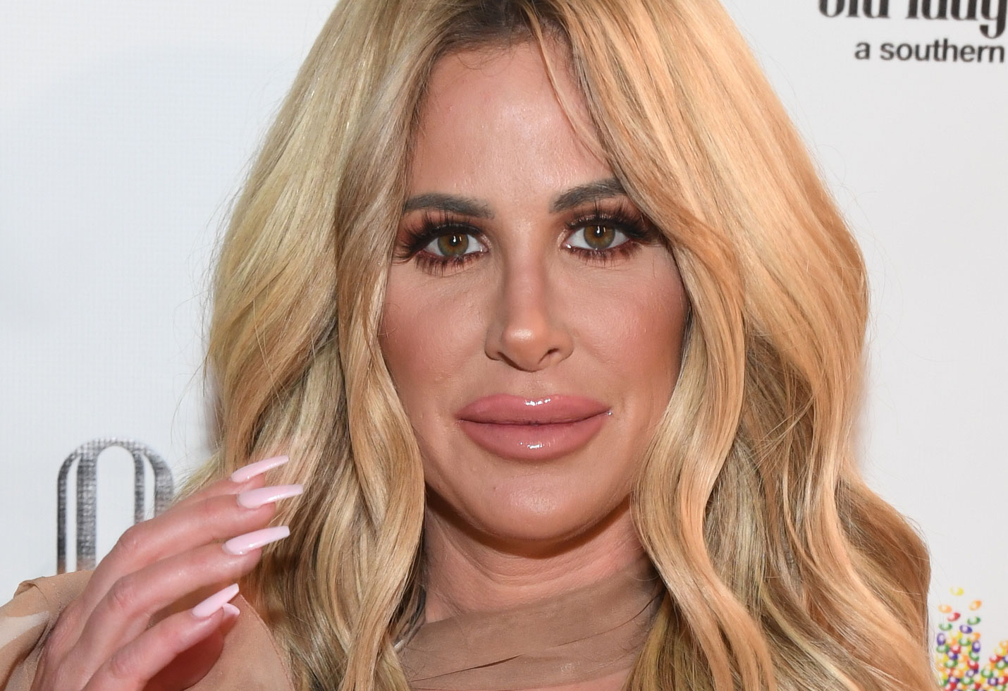 Kim Zolciak S No Makeup Selfie — Have Her Lip Fillers Gone Too Far