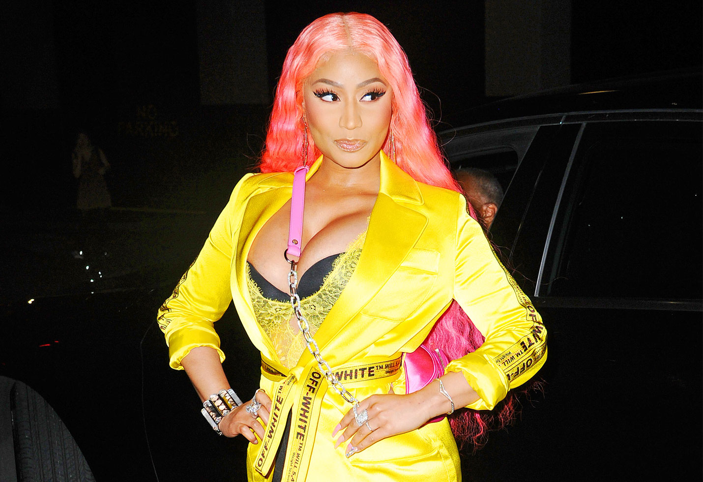 Nicki Minaj Is Pretty In Pink Wig At Nyfw Amid Travis Scott Feud